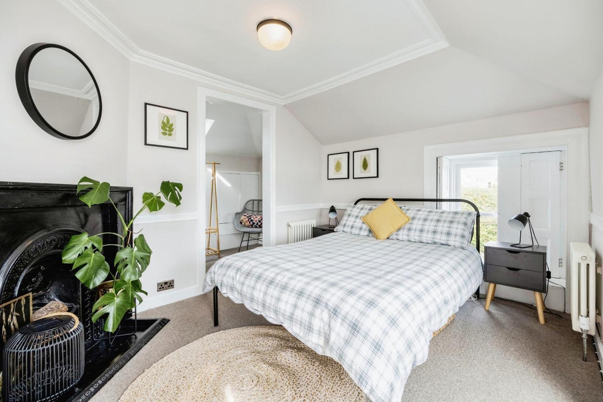 Cosy Lochside Cottage With Mountain And Sea Views Clynder Kültér fotó